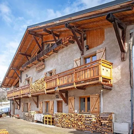 Pretty With Sauna Skiing Nearby Chalet *