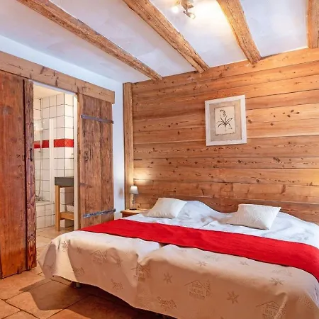 Chalet Pretty With Sauna Skiing Nearby Peisey-Nancroix