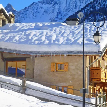 Chalet Pretty With Sauna Skiing Nearby